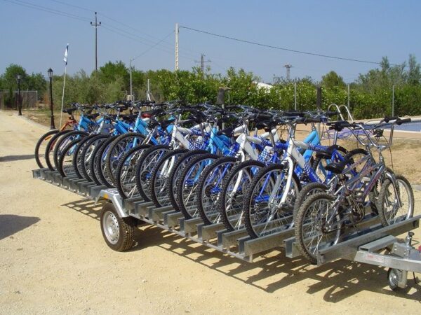 El remolque lleva 15 bicicletas - Imagen 2