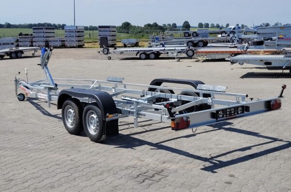Nuevo remolque para barco B25 Max, eslora 7,3 m, 2500 kg - Imagen 2